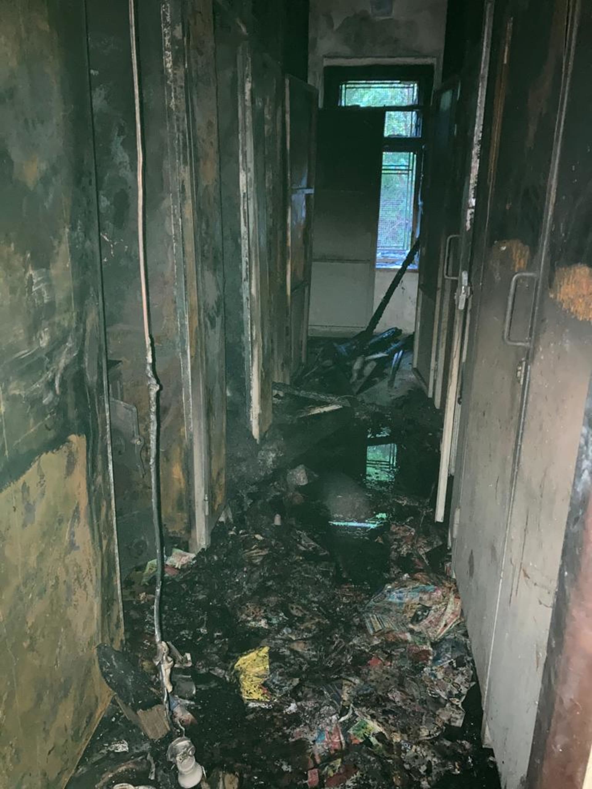 Obytný dům v Táboře poničil ranní požár.