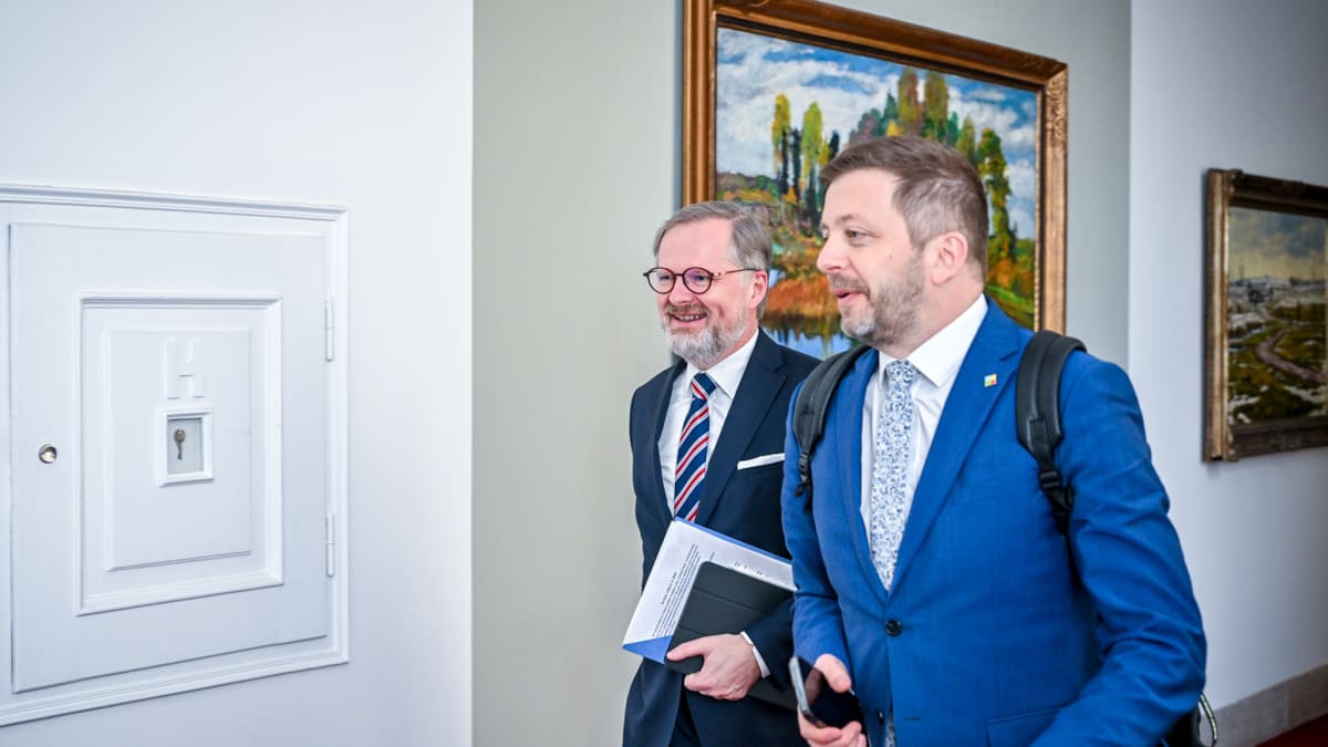 Zleva: premiér Petr Fiala (ODS) a ministr vnitra Vít Rakušan (STAN)