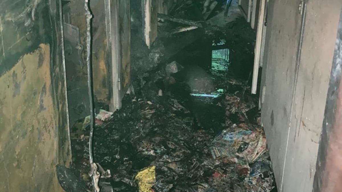 Obytný dům v Táboře poničil ranní požár.