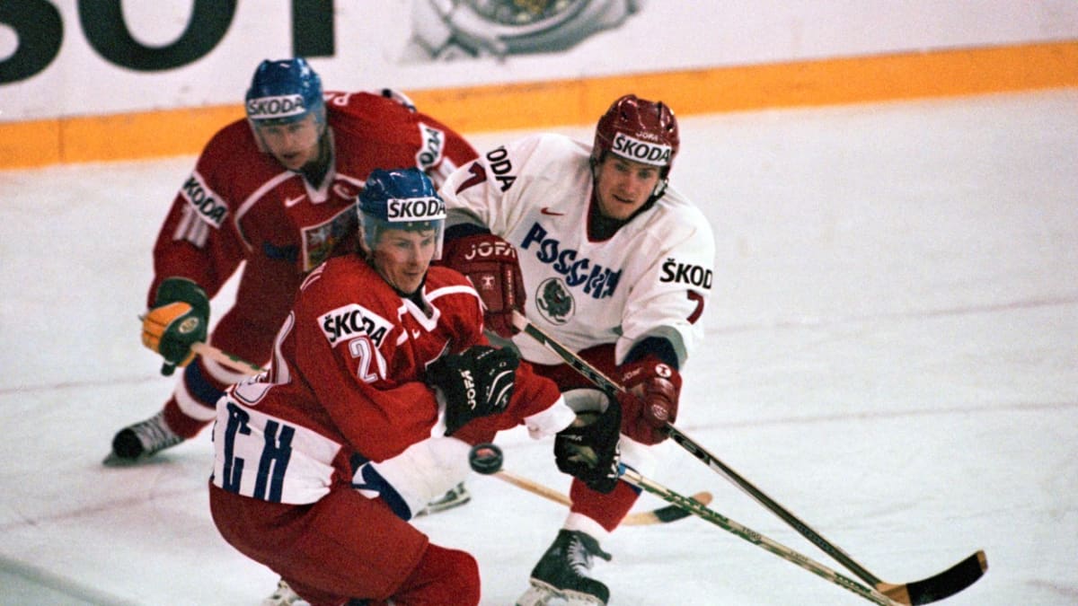 Martin Procházka s Pavlem Paterou (v červeném) na MS 1999.