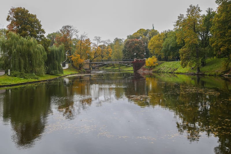 Rižský kanál. Umělá vodní stavba obepínající historické centru