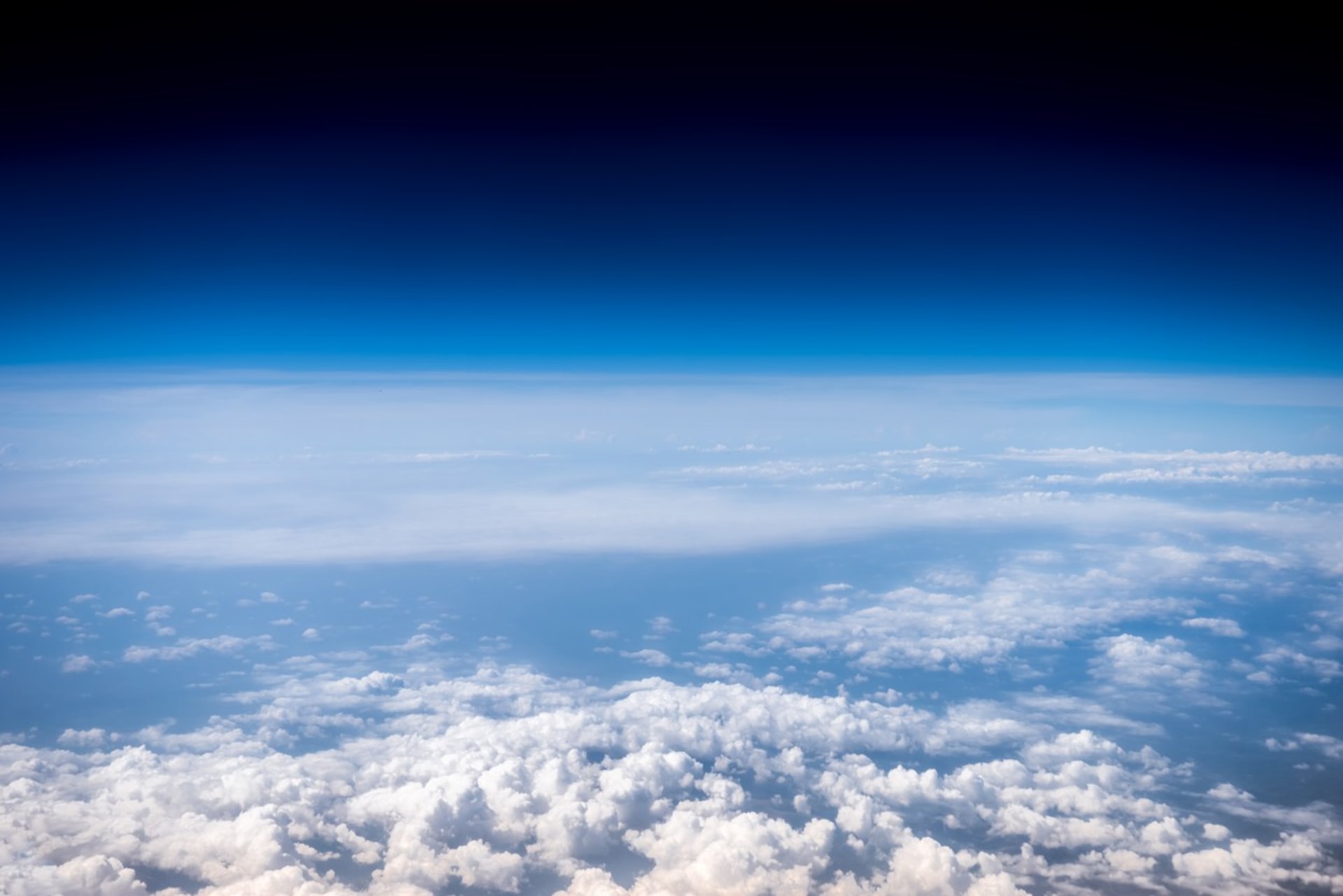 Stratosféra je druhou vrstvou zemské atmosféry.