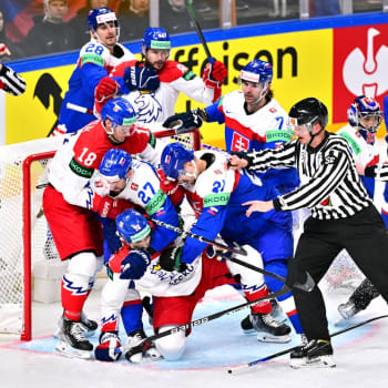 Zápas Česka se Slovenskem provázelo několik kontroverzí.