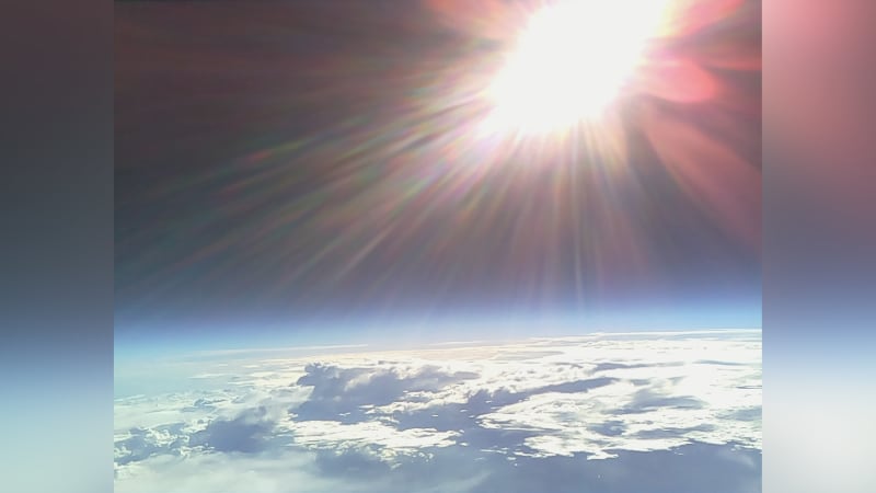 Vědci v USA poslali solární balony do stratosféry. Získali nahrávky záhadných zvuků