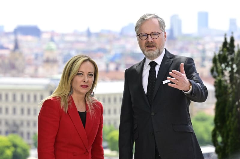 Italská premiérka Giorgia Meloniová se v Praze setkala se svým českým protějškem Petrem Fialou z ODS.