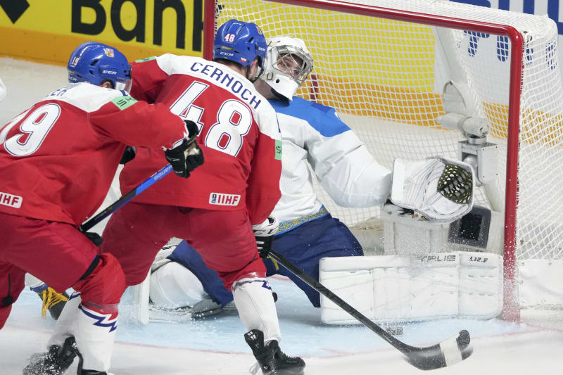 Čeští hokejisté za sebou mají vítězství nad Kazachstánem. To se však nerodilo lehce.