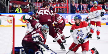 První prohra. Čeští hokejisté na mistrovství nestačili na Lotyše, podlehli až v prodloužení