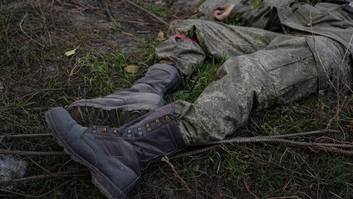 Tělo zabitého ruského vojáka