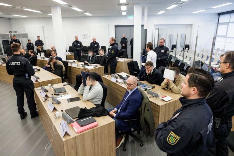 Soud poslal pětici obžalovaných za vyloupení drážďanské klenotnice na šest let do vězení.