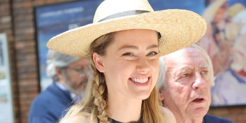 Amber Heard si užívá klidu Španělska