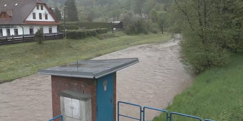 Déšť rozvodnil menší toky na východě Česka.