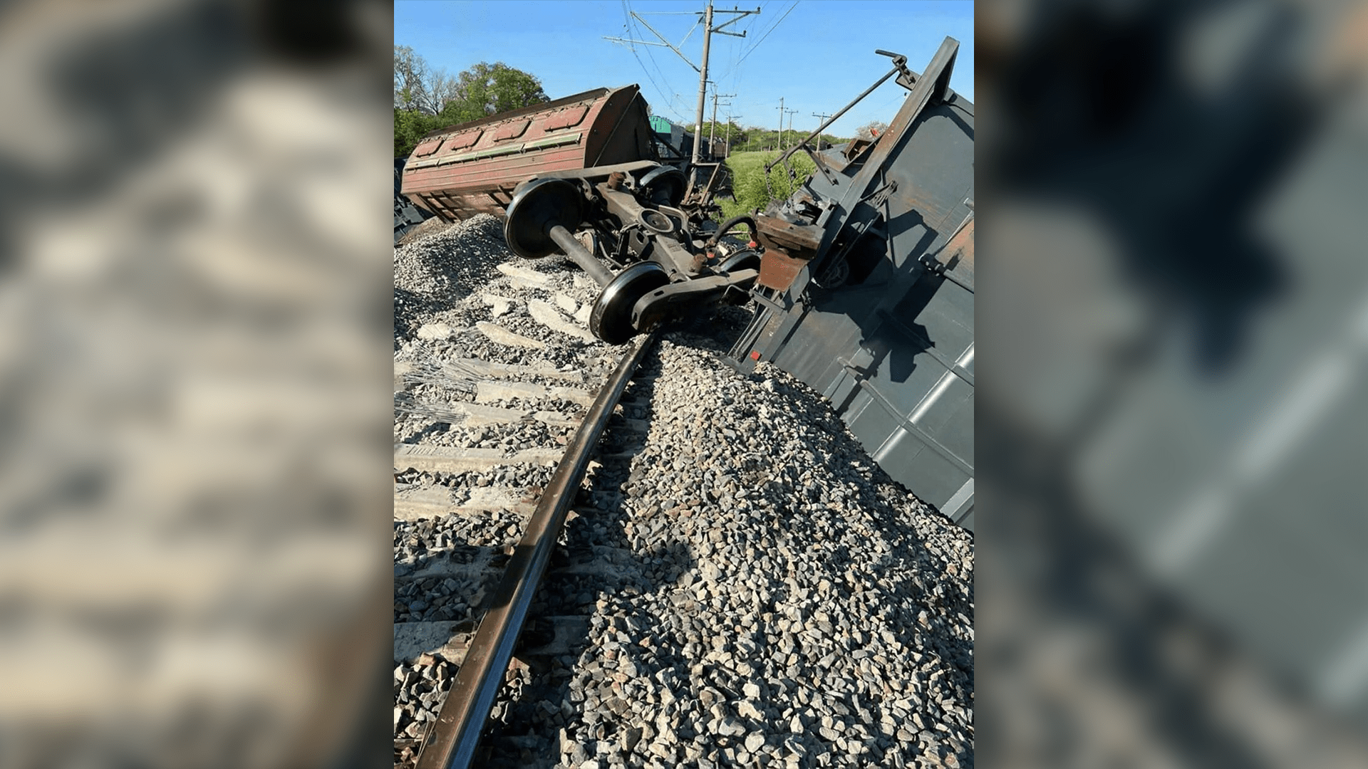 Na Krymu vykolejil vlak.