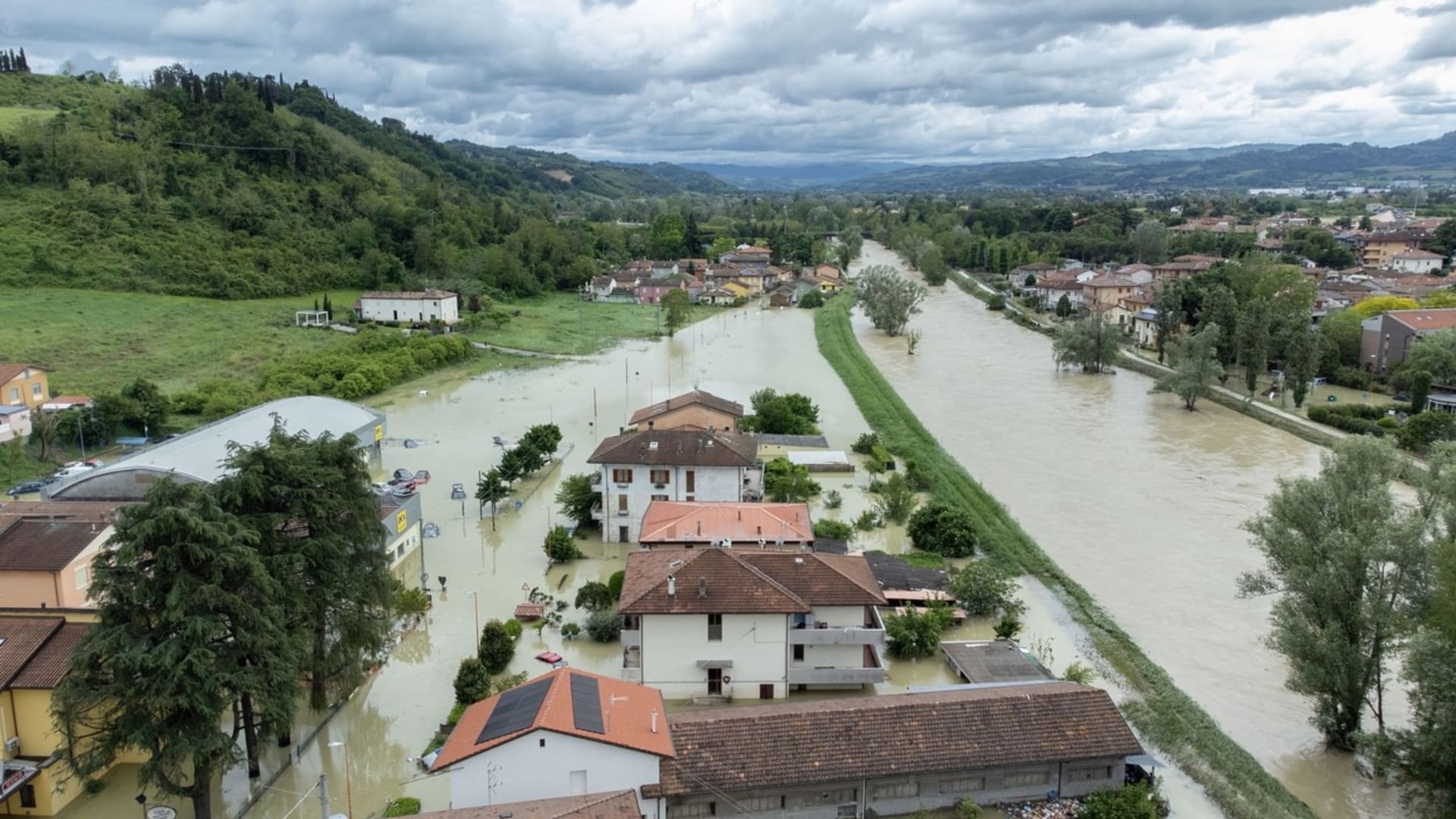 Itálii zasáhly ničivé záplavy.