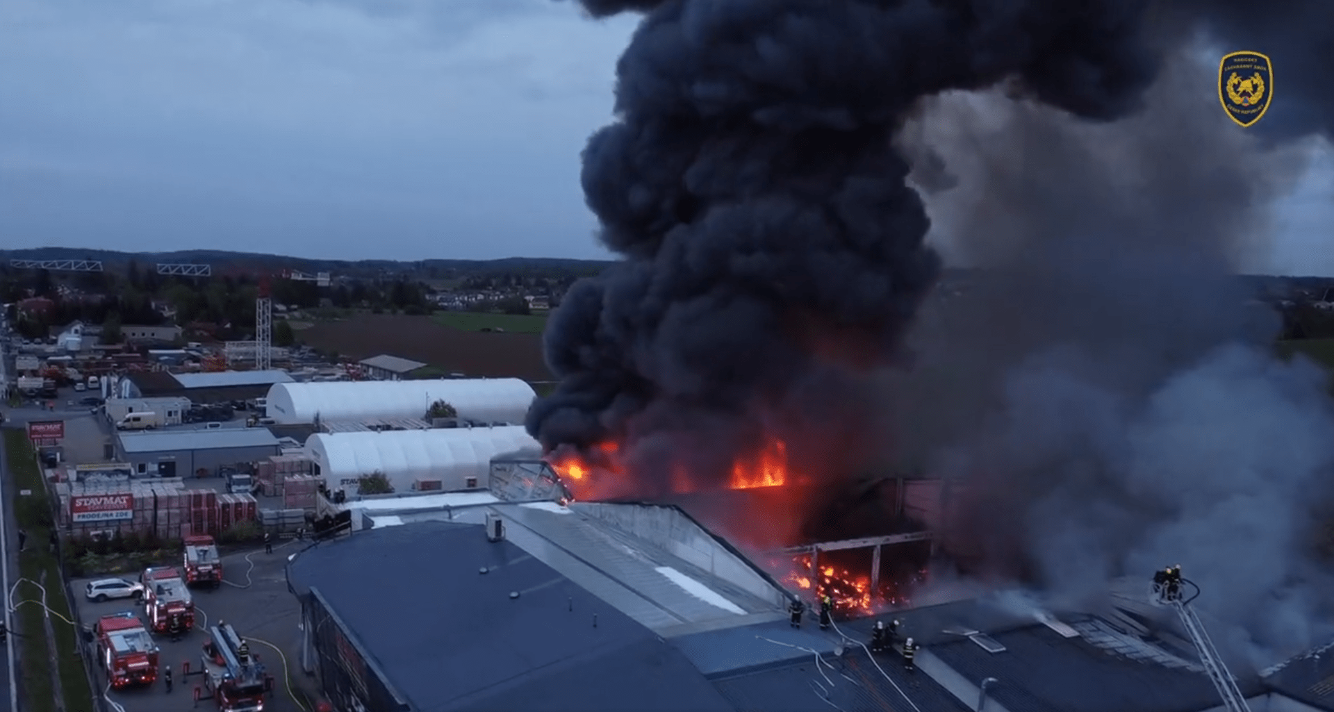 Požár prodejny v Tehovci způsobil škodu 60 milionů.