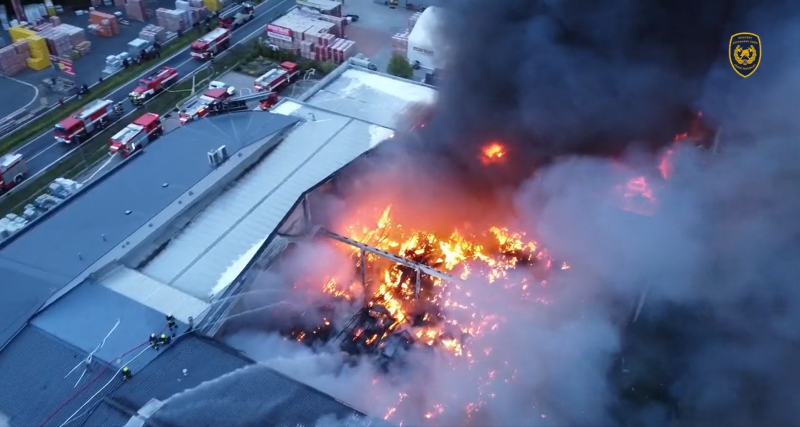 Požár prodejny v Tehovci způsobil škodu 60 milionů.