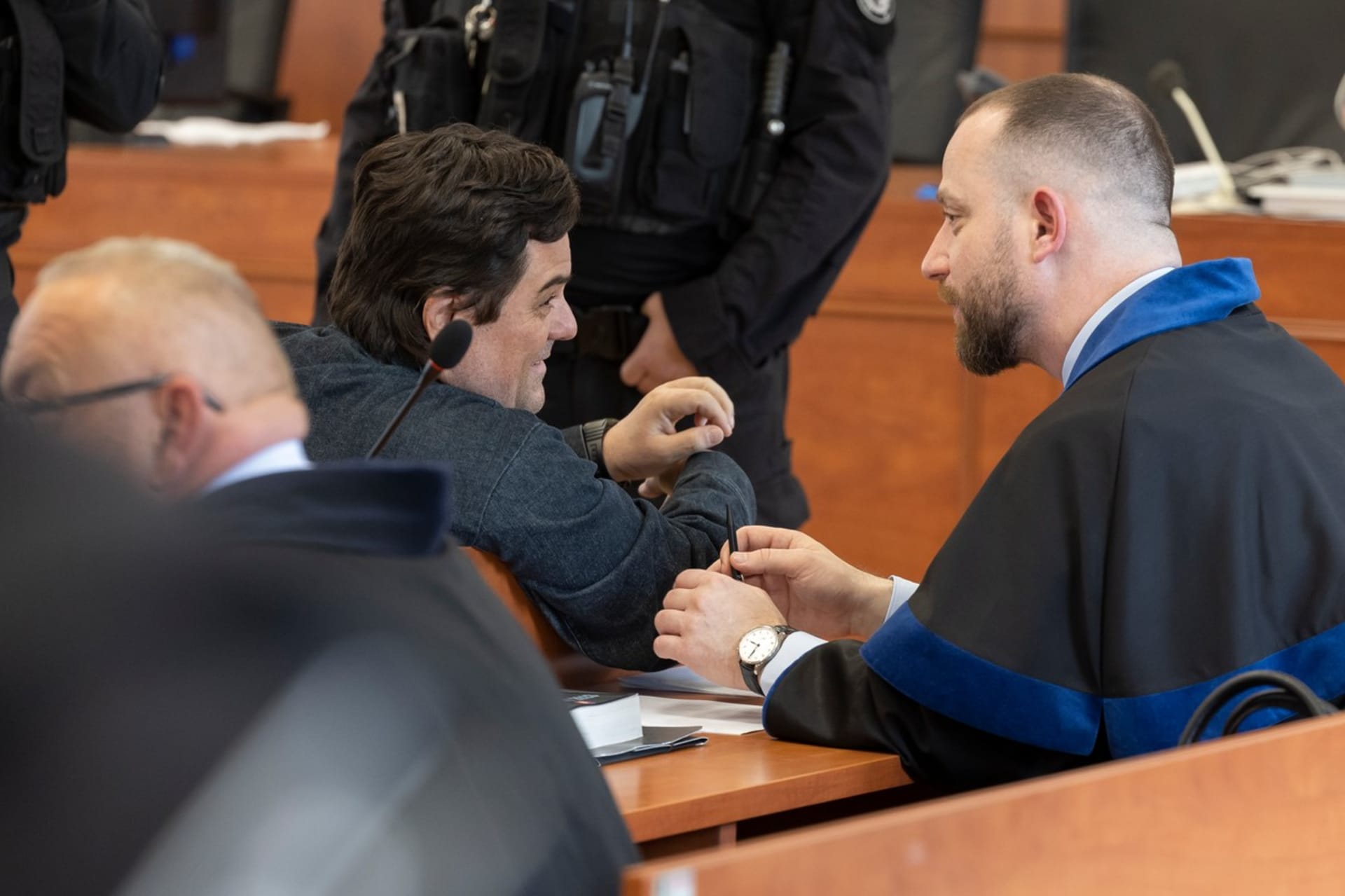 Marian Kočner si od soudu ve slovenském Pezinku vyslechl osvobozující rozsudek v kauze vraždy novináře Jána Kuciaka a jeho snoubenky Martiny Kušnírové.