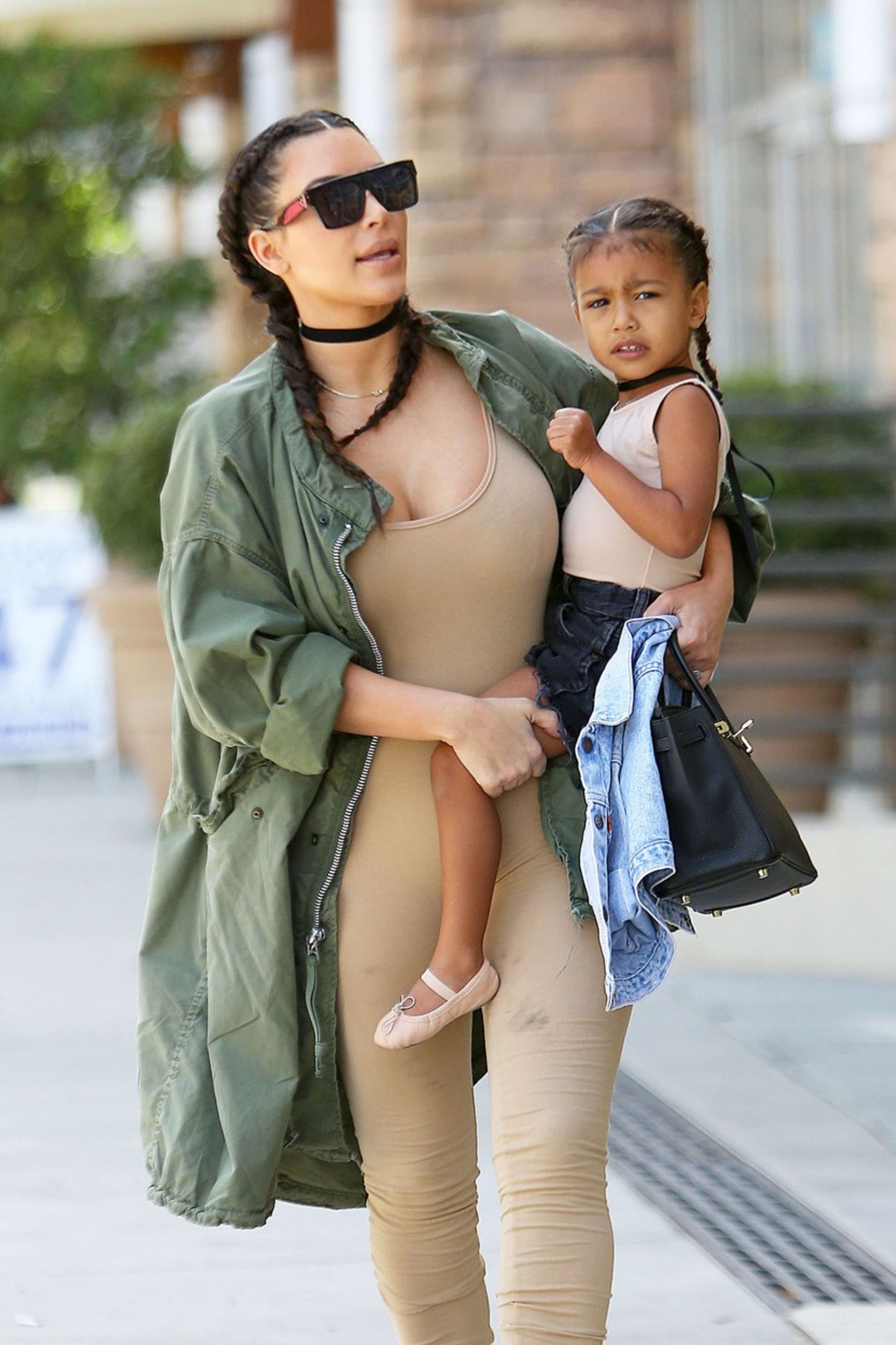 Kim Kardashian má dceru North s rapperem Kanyem Westem.
