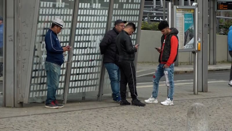 V centru saského Plavna se napadají gangy migrantů z různých zemí. Policie zesílila dohled.