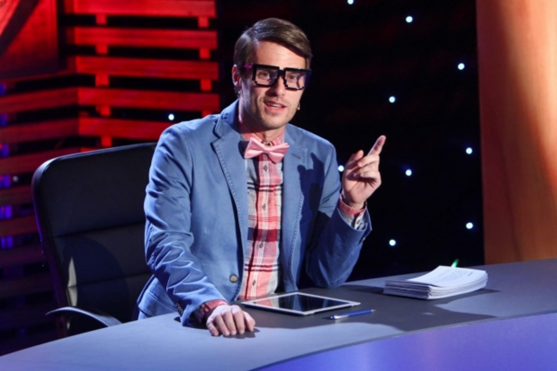 Leoš Mareš očekáváve své show pouze vtipné odpovědi