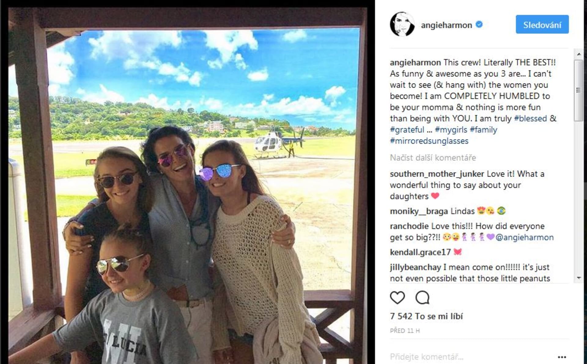 Angie Harmon na dovolené s dcerami