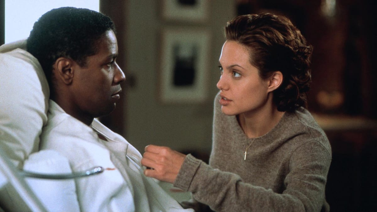 Ve Sběrateli kostí si zahrála Angelina Jolie a Denzel Washington