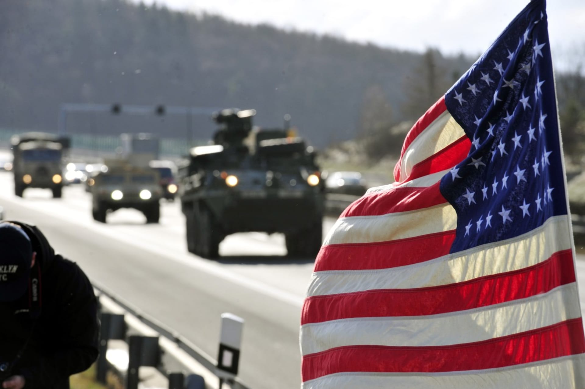 V roce 2015 českem projížděl konvoj 120 amerických vojenských vozidel