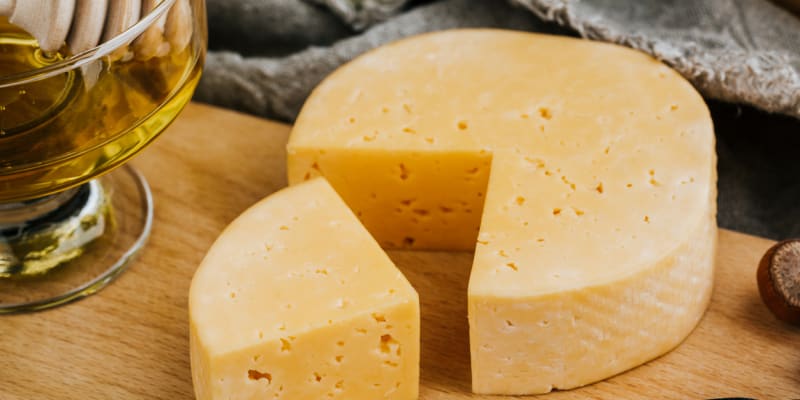 K výrobě sýrů je potřeba syřidlo, které způsobuje srážení mléka.