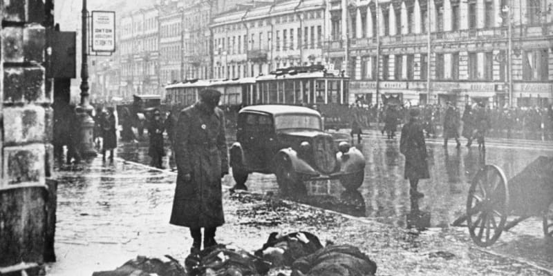 K hrozné realitě válečné blokády Leningradu patřil i kanibalismus.