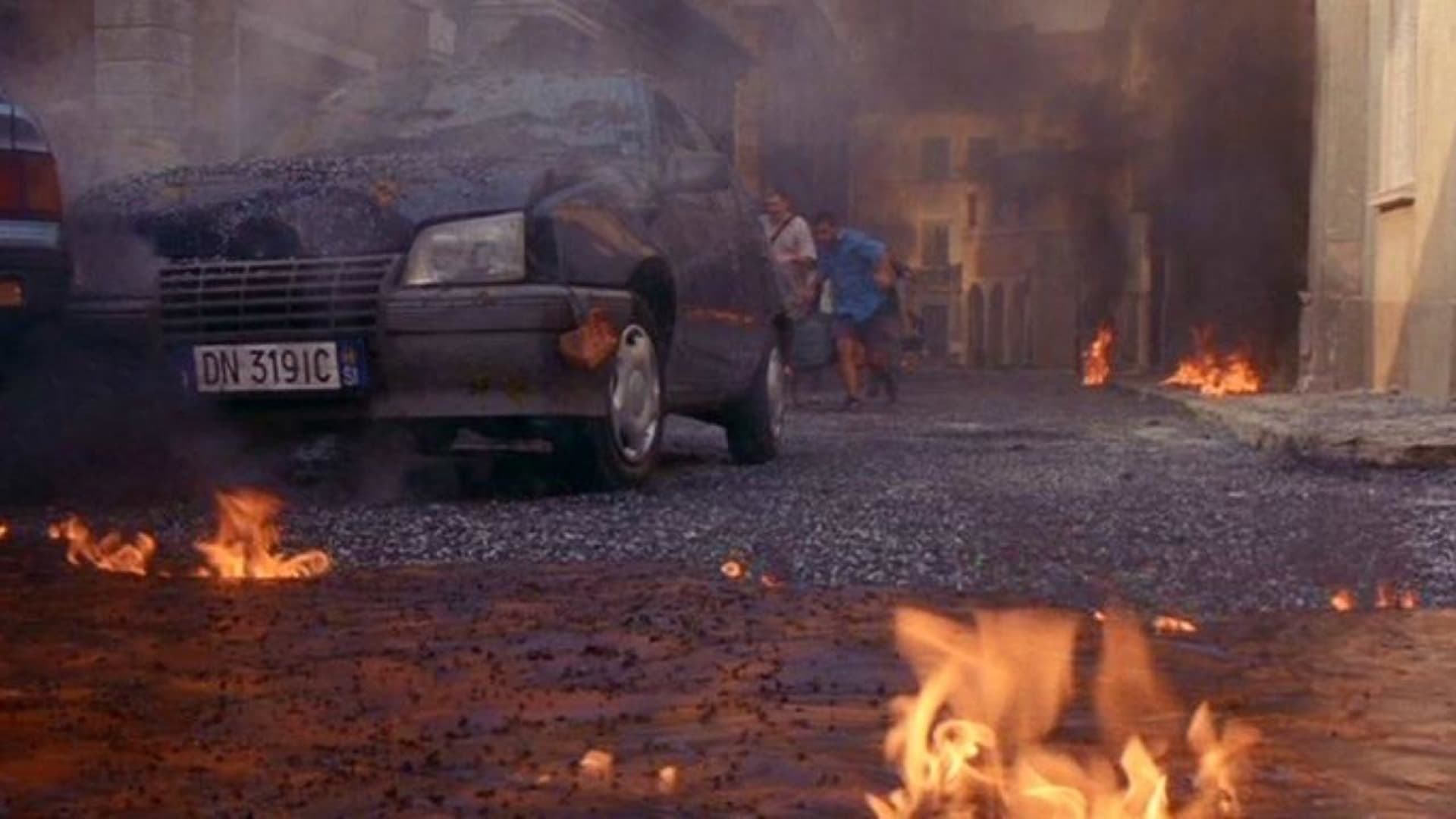 Záběry z filmu Nebezpečná sopka