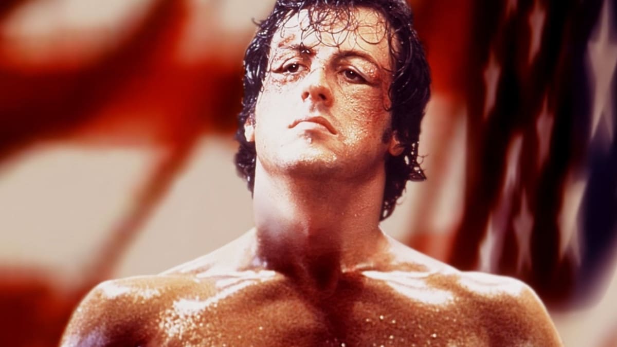 Sylvester Stallone jako ikonický Rocky.