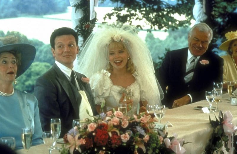 Záběry z filmu Čtyři svatby a jeden pohřeb