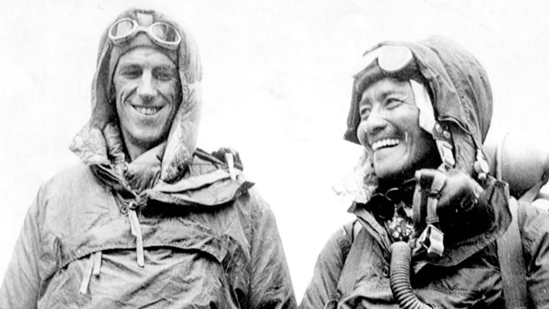 První dobytí Everestu přepsalo dějiny horolezectví. Dobrodruzi si hráli se smrtí