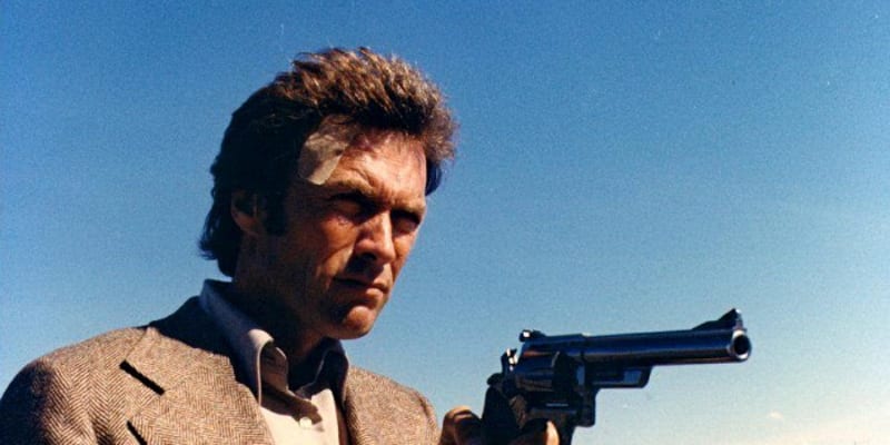 Záběry z filmu Magnum Force s Clintem Eastwoodem