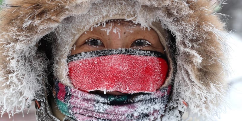 V roce 2018 byla v Jakutsku taková zima, že obyvatelům města zamrzaly řasy