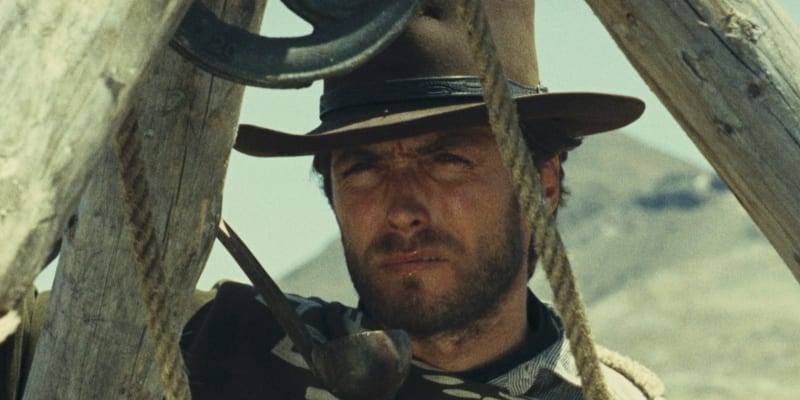 Clint Eastwood jako hlavní hvězda westernu Pro hrst dolarů.