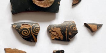 Antický poklad na Jičínsku. Objev z 5. století před Kristem mohla „pohřbít“ budoucí dálnice