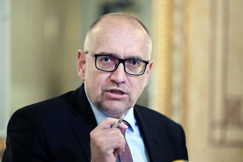Ministr školství Mikuláš Bek (STAN)