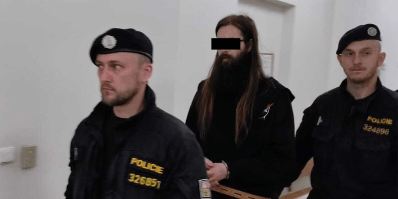 Policisté zadrželi a posléze obvinili ze založení požáru v Českém Švýcarsku 36letého muže.