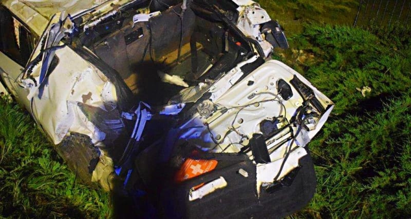 Dopravní nehoda u Michalovců si vyžádala dva mladé životy.