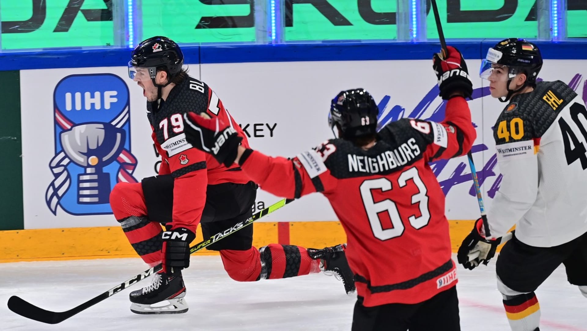Ve finále šampionátu se utkali hokejisté Německa a Kanady.