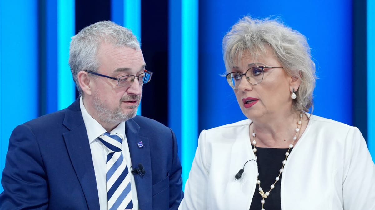 Poslankyně Margita Balaštíková s předsedou poslaneckého klubu ODS Markem Bendou.  