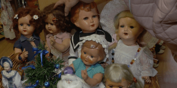 Soukromá sbírka panenek ve Smržovce láká na unikáty z celého světa
