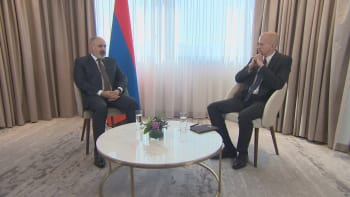Podcast OFF RECORD: Ve válce s Ukrajinou ruskými spojenci nejsme, říká arménský premiér