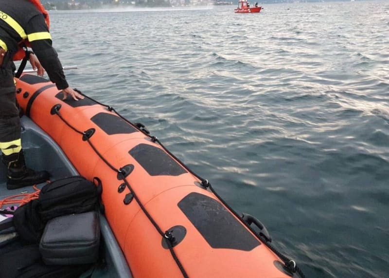 Čtyři lidé utonuli, loď na známém italském jezeře šla ke dnu.