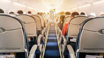 Letecká společnost chce vážit cestující před nástupem do letadla. Jak to bude probíhat?