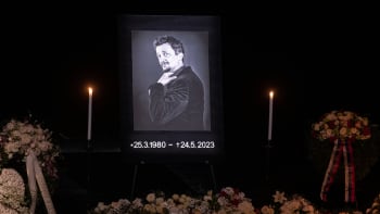 Tajný pohřeb herce Heribana: Vzkaz rodičů vhání slzy, vdovu podpírali. Speciální loučení kolegů