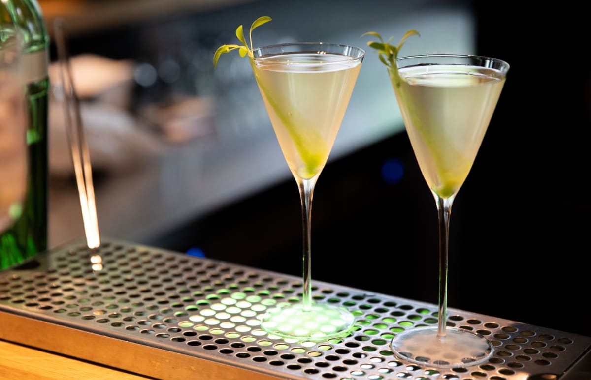 Moderní verze drinku Martini
