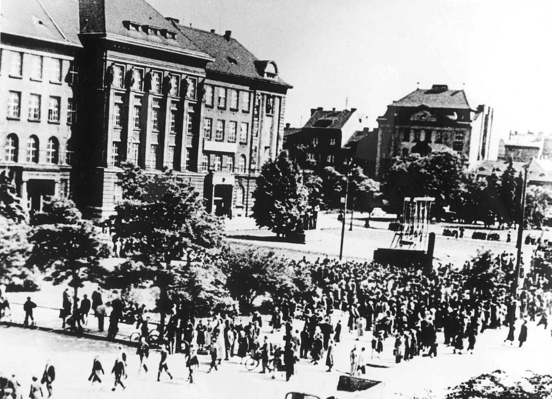 Protesty proti měnové reformě v centru Plzně 1953