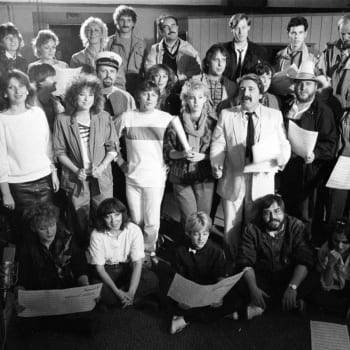 V roce 1985 nazpívali přední čeští zpěváci společnou píseň Nejhezčí dárek, kterou napsal hudební skladatel Jiří Zmožek. Výtěžek putoval pro nikaragujské děti. 