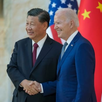 Si Ťin-pching a Joe Biden na mítinku G20 (listopad 2022)